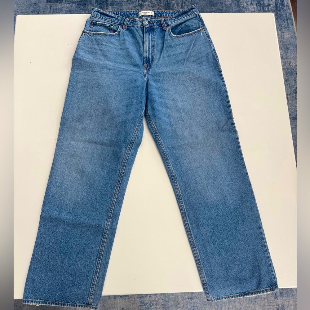 Abercrombie & Fitch Denim - The Loose High Rise - 32 / 14 L